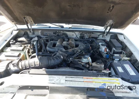 1997 Ford Explorer Eddie Bauer/Limited/Xl/Xlt from USA, damaged, VIN 1FMDU34E2VZB17980